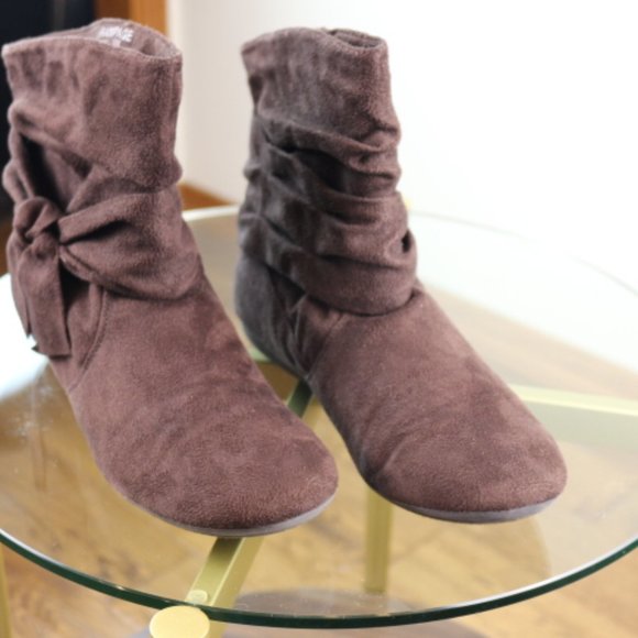 Rampage - brown faux suede flat ankle boot - Picture 5 of 6